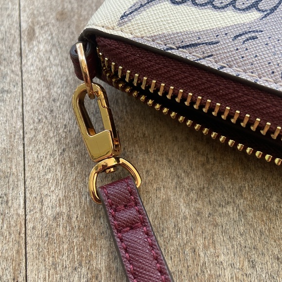 Tory Burch Purple Wonderland Vine Saffiano Leather Zip Around Wristlet Wallet - Picture 5 of 8